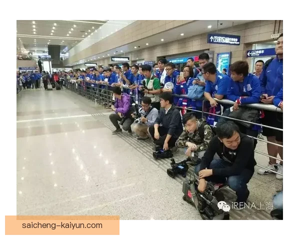 激情与忠诚交织的马赛球迷文化历史传承与城市精神深度解读全面探 激情与忠诚交织的马赛球迷文化历史传承与城市精神深度解读全面探